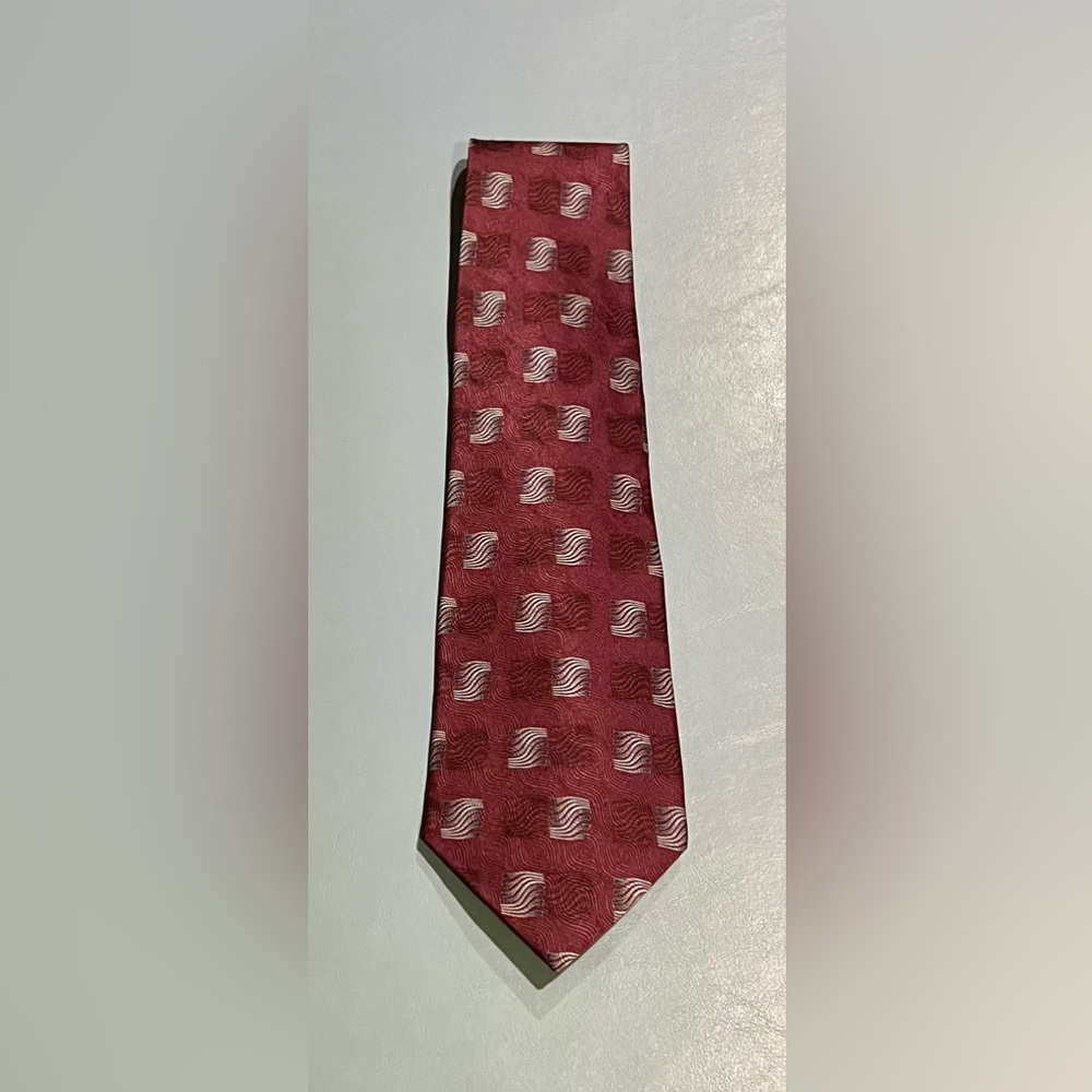 Louis Roth Elegant Burgundy and Silver Patterned Men's Tie